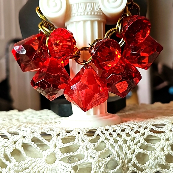 Vintage Estate Brass Cranberry Red Bead Bracelet - Picture 4 of 6